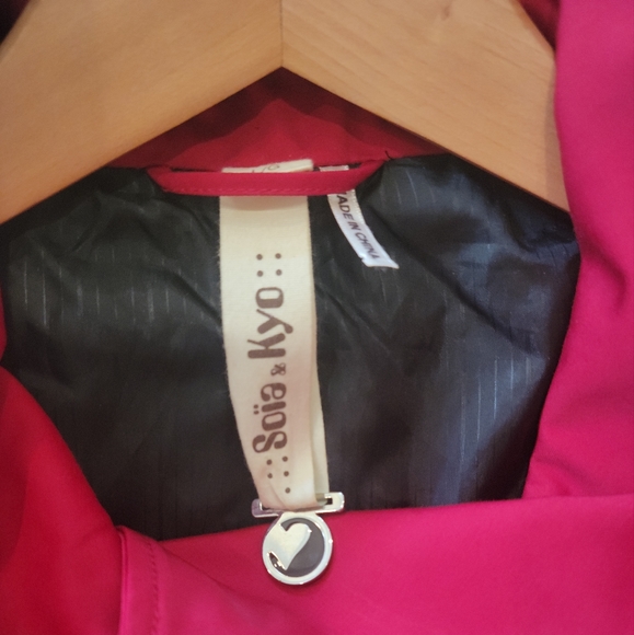 Beautiful, like new Soia & Kyo double-breasted rain trench. - Picture 3 of 4